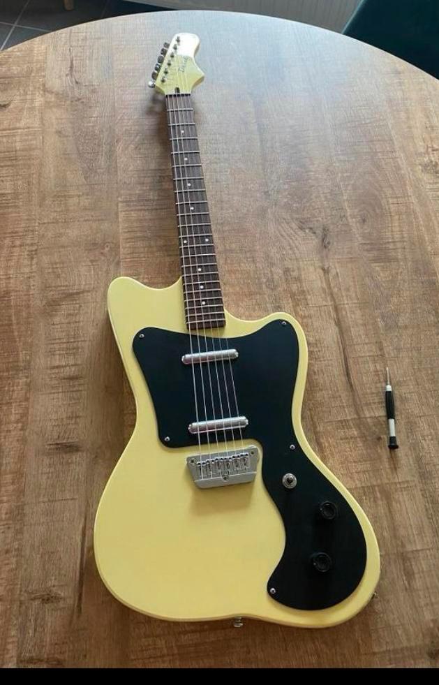 Danelectro dano 67, Musique & Instruments, Instruments à corde | Guitares | Électriques, Comme neuf, Enlèvement