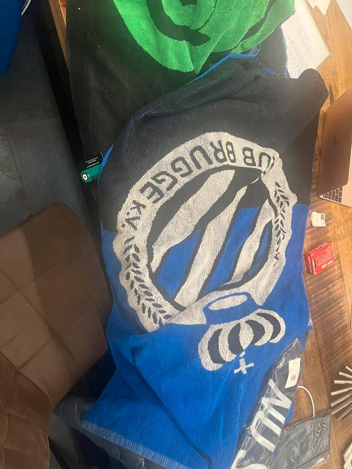 Partij Brugse Voetbal artikelen., Sports & Fitness, Football, Neuf, Enlèvement