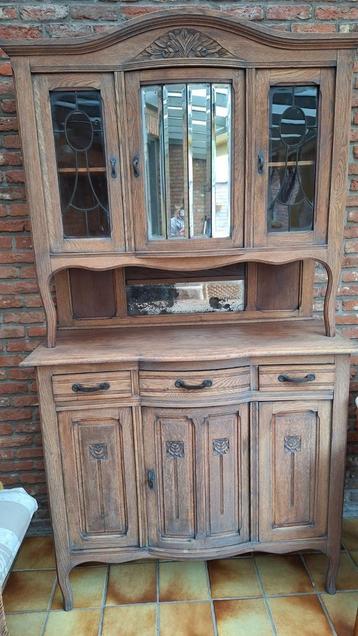 Buffetkast beschikbaar voor biedingen