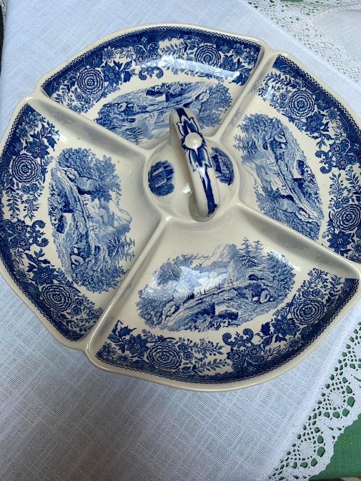 Snacks schotel Villeroy &Boch, Antiek en Kunst, Antiek | Servies los, Ophalen of Verzenden