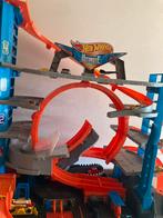 Hotwheels garage met racebaan, Kinderen en Baby's, Speelgoed | Racebanen, Ophalen, Racebaan, Zo goed als nieuw, Hot Wheels
