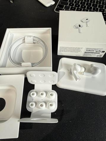 Apple AirPods Pro 2 MagSafe (USB-C) beschikbaar voor biedingen
