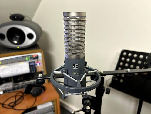 Ribbon microfoon SE electronics R1, Muziek en Instrumenten, Microfoons, Zo goed als nieuw, Studiomicrofoon, Ophalen