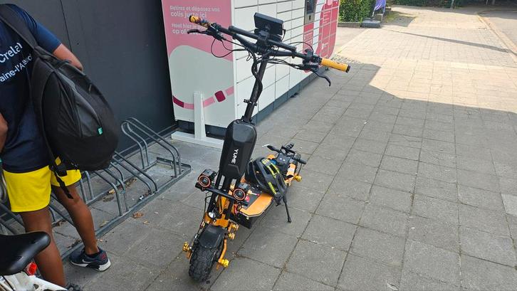 Trottinette Yume batterie Samsung 60v 30Ah 6000 watt, Fietsen en Brommers, Steps, Zo goed als nieuw, Elektrische step (E-scooter)