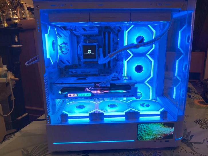 PC-gamer Aquarium wit nieuwe Ryzen 7 7800x3d en RX 9070XT!!, Computers en Software, Desktop Pc's, Nieuw, 4 Ghz of meer, SSD, 32 GB