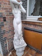 Belle statue en pierre de femme, Antiquités & Art, Enlèvement ou Envoi