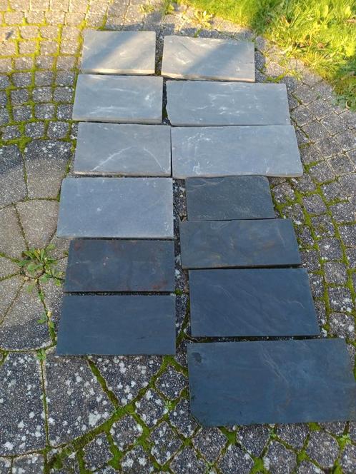 Lot van 13 dallen, dekstenen in blauwe hardsteen, Tuin en Terras, Tegels en Klinkers, Gebruikt, Overige typen, Natuursteen, Ophalen