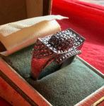 Oude ring met markasiet steentjes, Ophalen, Zo goed als nieuw