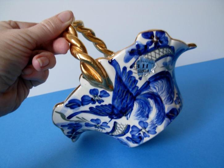 Vide poche van Bequet - Mandje met blauwe bloemen, Antiek en Kunst, Antiek | Keramiek en Aardewerk, Ophalen of Verzenden