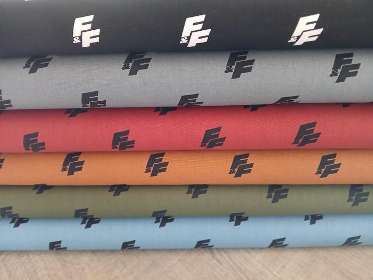 Poplin katoentjes Fast & Furious voor 3,00 euro/meter., Hobby en Vrije tijd, Stoffen en Lappen, Nieuw, Katoen, 120 cm of meer