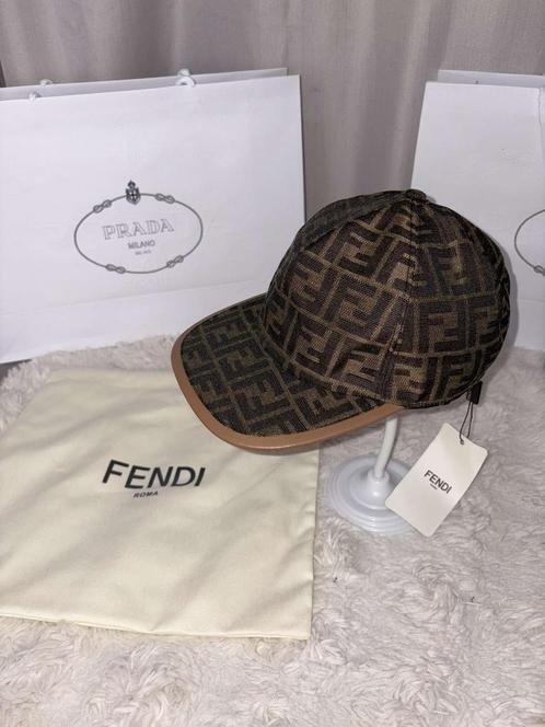 ② Casquette Fendi AAA+ — Chapeaux Casquettes — 2ememain