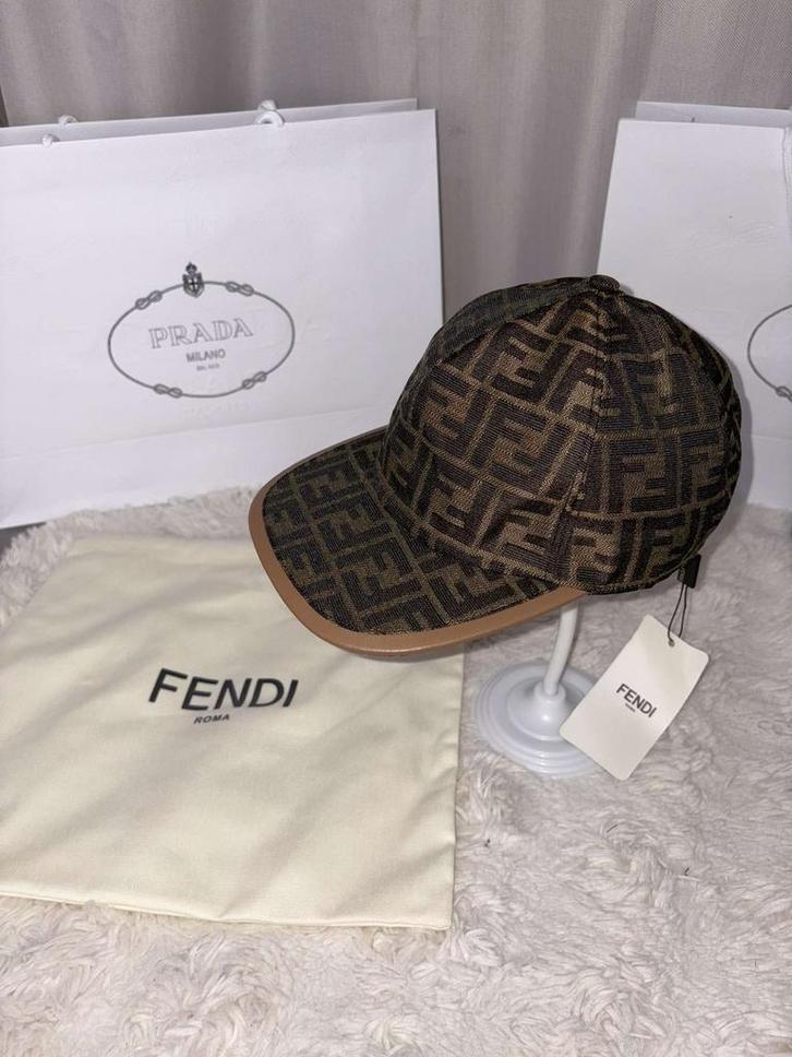 Casquette Fendi AAA+, Vêtements | Hommes, Chapeaux & Casquettes, Comme neuf, Casquette, Enlèvement ou Envoi