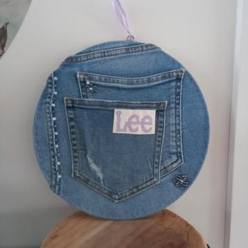 Wandecoratie met opbergvakjes - handmade van jeansstof