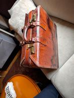 valies in leder bruin wat in plekken maar toch een mooi item, Antiek en Kunst, Ophalen