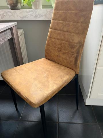 4 stoelen beschikbaar voor biedingen