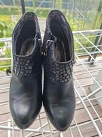 Guess korte laarsjes maat 37, Kleding | Dames, Schoenen, Ophalen of Verzenden, Gedragen
