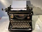 Vintage mechanische schrijfmachine, Ophalen