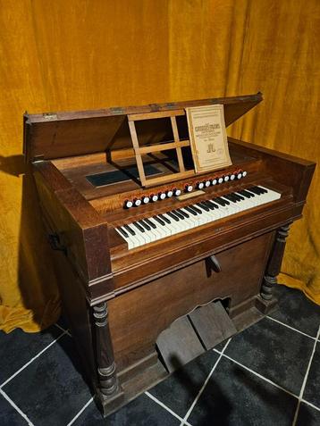 eiken Harmonium (blaasorgel) 1867 beschikbaar voor biedingen