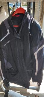 Moto jas en helmen, Enlèvement