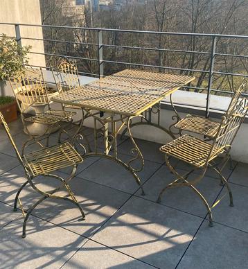 2 tables et 8 chaises pour terrasse, style Giacometti beschikbaar voor biedingen