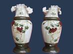 Handbeschilderde Victoriaanse opaline vazen., Antiek en Kunst, Ophalen
