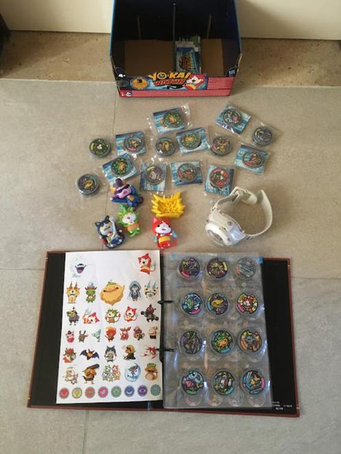 Yo-Kai Watch pakket met medailles, figuren en boek, Collections, Jouets miniatures, Enlèvement ou Envoi