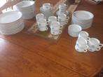 Een origineel servies van CMB,borden ,tassen..m, Huis en Inrichting, Ophalen, Zo goed als nieuw, Effen, Compleet servies