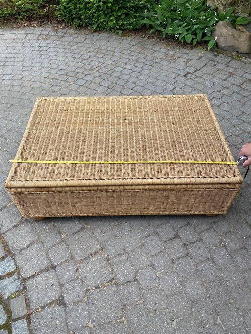 Rieten kist/mand met deksel, Huis en Inrichting, Woonaccessoires | Schalen en Manden, Gebruikt, Mand, Rechthoekig, Riet, Ophalen