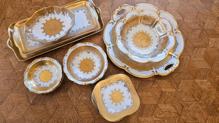 Lot Karlsbader " fine porceleine incrustée á l´or fin", Antiek en Kunst, Antiek | Keramiek en Aardewerk, Ophalen