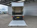 Volkswagen Crafter 177pk Laadklep Automaat Bakwagen Camera E, Automaat, Stof, Gebruikt, Euro 6