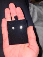 Diamanten oorbellen, Handtassen en Accessoires, Oorbellen, Nieuw, Ophalen of Verzenden, Met edelsteen, Knopjes of Stekers