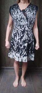 Robe noire et blanche, Enlèvement ou Envoi, Comme neuf, Taille 42/44 (L), Au-dessus du genou
