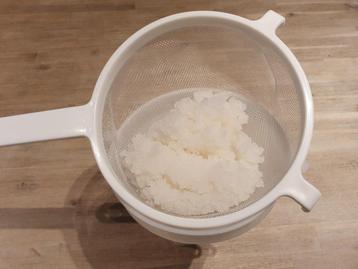 Verse kefirkorrels beschikbaar voor biedingen