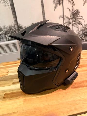 Helm maat xl(vaste prijs zie nieuwprijs toen aangekocht 99€) beschikbaar voor biedingen