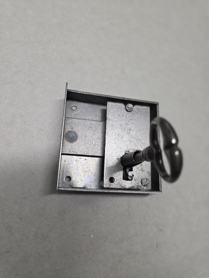 Quincaillerie -Serrure pour meuble rustique, Bricolage & Construction, Serrurerie de bâtiment & Dispositif de fermeture, Neuf