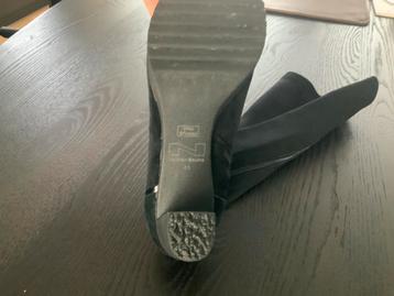 Te koop Laarzen beschikbaar voor biedingen
