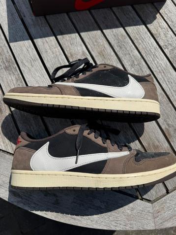 Travis Scott Low Mocha maat 45, Enlèvement ou Envoi, Autres couleurs, Comme neuf, Nike air Jordan