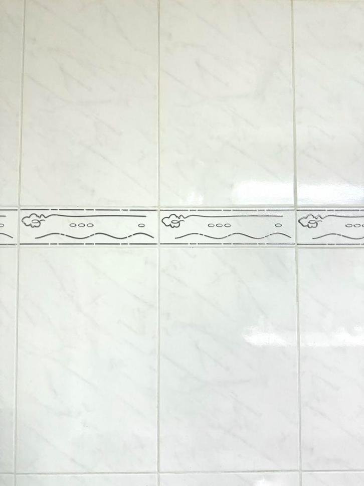 Keramische badkamertegels 50 x 31,5 cm (13m2) + Listels, Doe-het-zelf en Bouw, Tegels, Zo goed als nieuw, Wandtegels, Keramiek