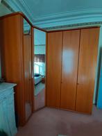 Penderie en bois plein, état neuf, Antiquités & Art, Enlèvement