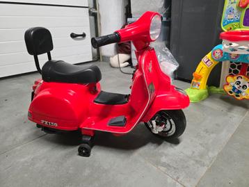 Rode Vespa scooter peuters  - nieuw, Enlèvement, Comme neuf