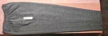 Nieuwe broek van Belgische makelij, maat 6 beschikbaar voor biedingen