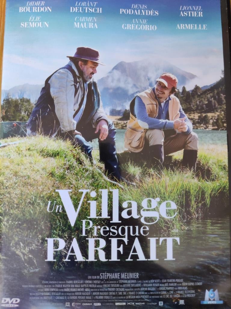 Un Village Presque Parfait (2015) (Didier Bourdon) DVD, Enlèvement ou Envoi, Comme neuf