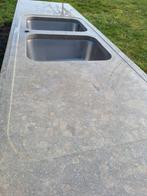 Steen met spoelbakken, Ophalen