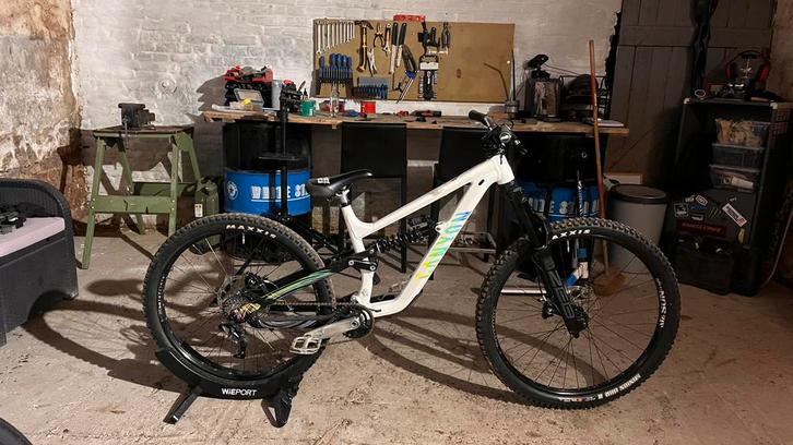 Canyon torque dh cllctv 2023 downslope, Fietsen en Brommers, Fietsen | Mountainbikes en ATB, Gebruikt, Heren, Overige merken, 53 tot 57 cm