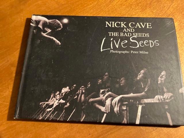 NICK CAVE AND THE BAD SEEDS. LIVE SEEDS. PETER MILNE, Cd's en Dvd's, Cd's | Verzamelalbums, Gebruikt, Rock en Metal, Ophalen of Verzenden
