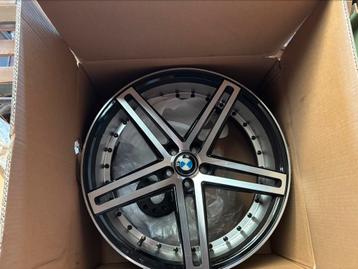 Te koop 22” velgen als nieuw beschikbaar voor biedingen