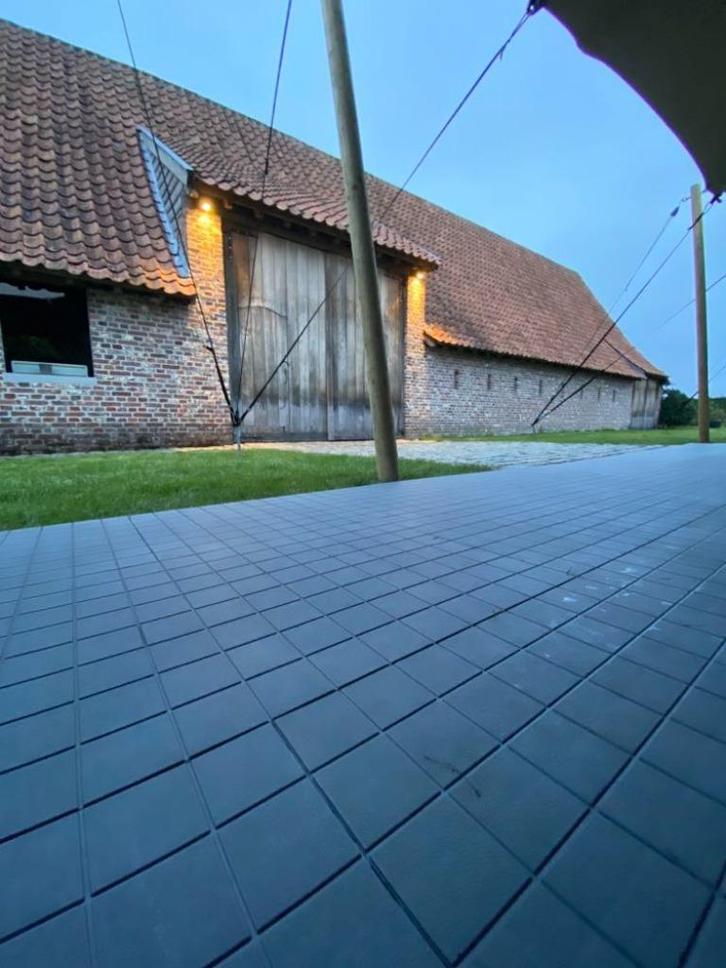 TENTVLOER KUNSTSTOF VERHUUR, Hobby en Vrije tijd, Feestartikelen | Verhuur, Zo goed als nieuw, Ophalen of Verzenden