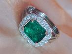 Gouden ring met smaragd 2,67kt en diamanten, Handtassen en Accessoires, Ringen, 20 of groter, Ophalen of Verzenden, Zo goed als nieuw
