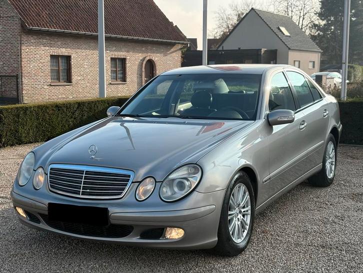 Mercedes E200 Automaat kompressor, Auto's, Mercedes-Benz, Particulier, E-Klasse, Benzine, Euro 4, Berline, 5 deurs, Automaat, Zwart