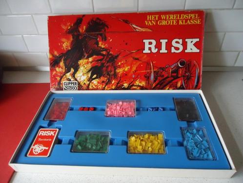 Vintage Risk "Rode Doos" in prima staat !, Hobby en Vrije tijd, Gezelschapsspellen | Bordspellen, Gebruikt, Een of twee spelers
